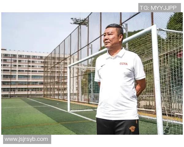 1983年出生的足球球星：他们的成长与辉煌成就解析