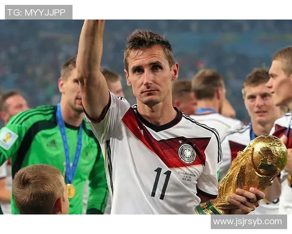 全球历史百大足球巨星排名揭晓 足坛传奇谁与争锋